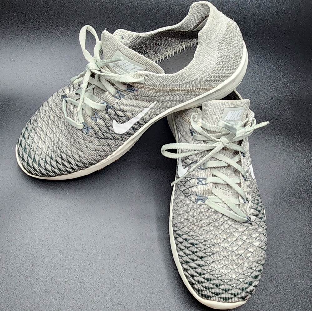 Nike Womens Free Tr Flyknit 2 Fabric Low Top Lace Up Running Sneaker